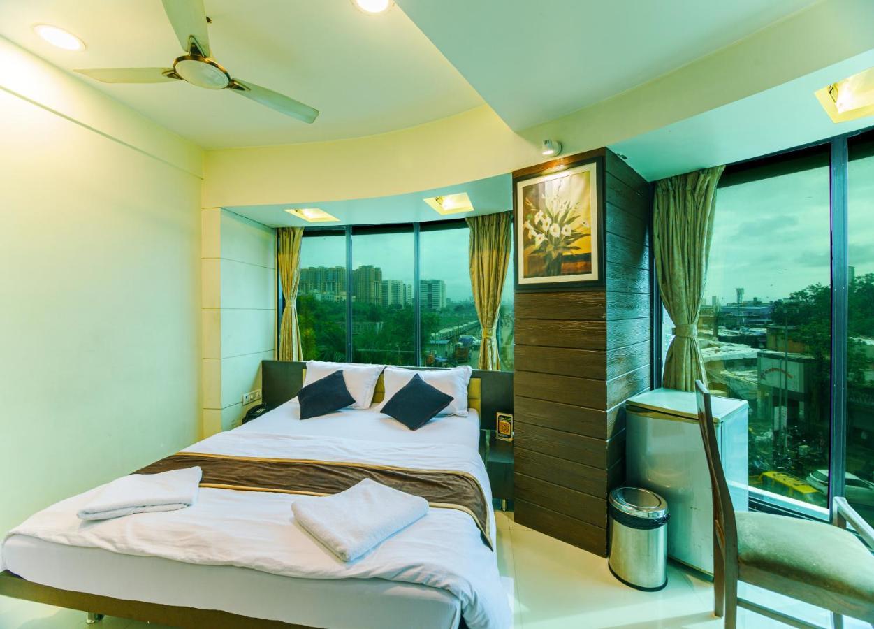 ลา โฮเต็ล เมโทร Hotel มุมไบ ภายนอก รูปภาพ