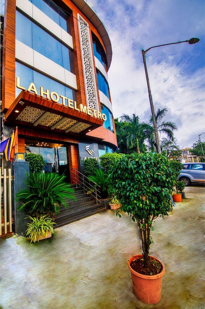 ลา โฮเต็ล เมโทร Hotel มุมไบ ภายนอก รูปภาพ