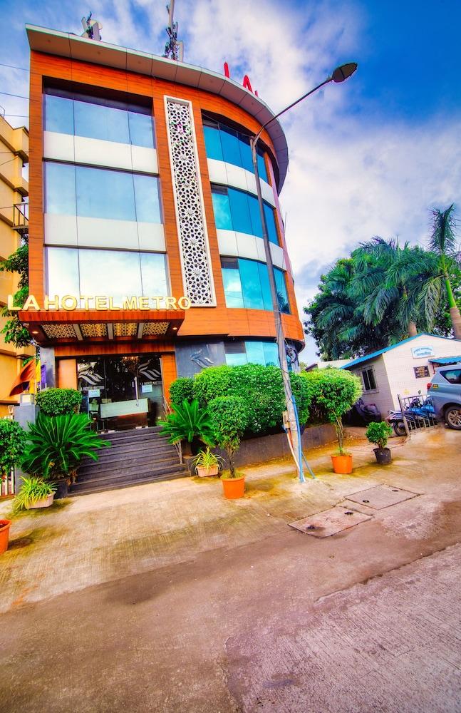 ลา โฮเต็ล เมโทร Hotel มุมไบ ภายนอก รูปภาพ