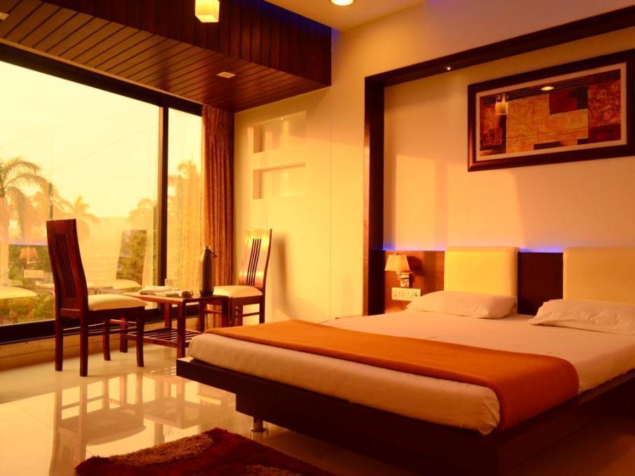 ลา โฮเต็ล เมโทร Hotel มุมไบ ภายนอก รูปภาพ